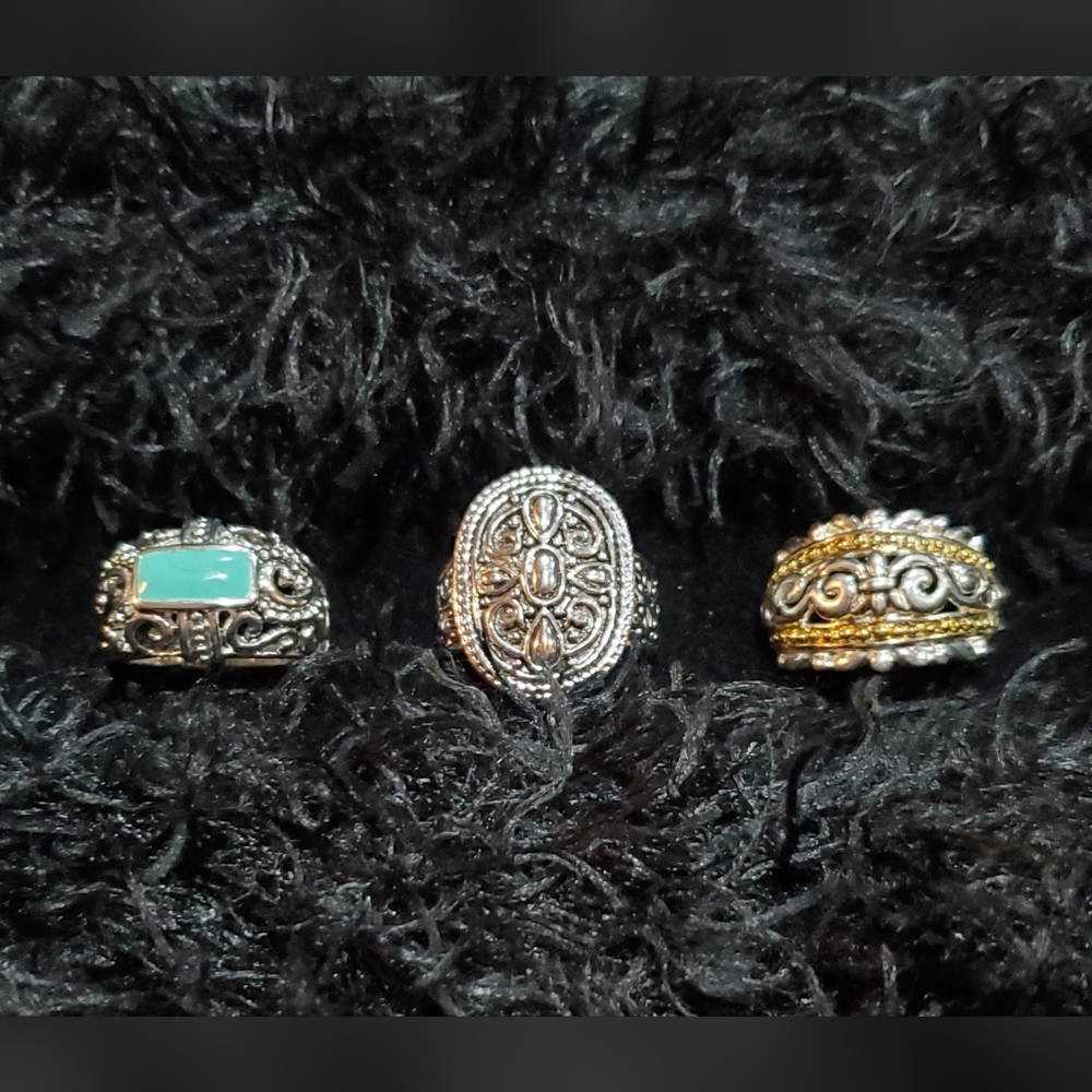 Set of 3 silvertone fashion rings 💍  sz 8 & 9, costume jewelry.